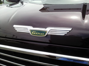 ボンネットエンブレム